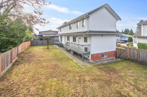 1506 Giles Place, Burnaby, BC 