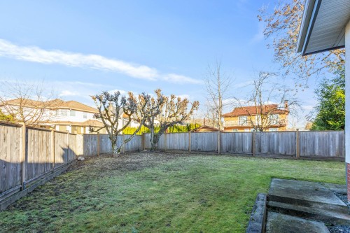 1506 Giles Place, Burnaby, BC 