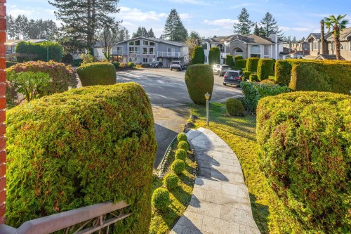 1506 Giles Place, Burnaby, BC 