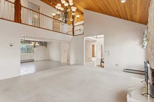 1506 Giles Place, Burnaby, BC 