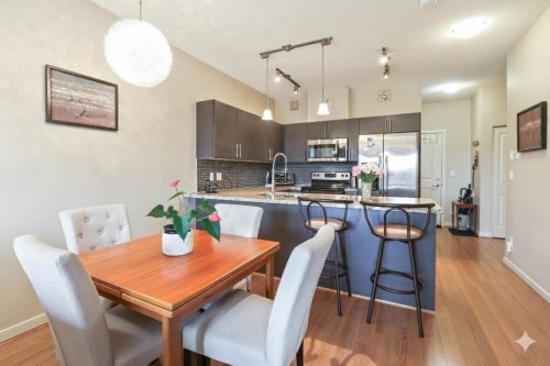 2239 Kingsway, Vancouver, BC 