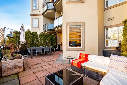 202-131 3rd Street W North Vancouver, BC V7M 1E7