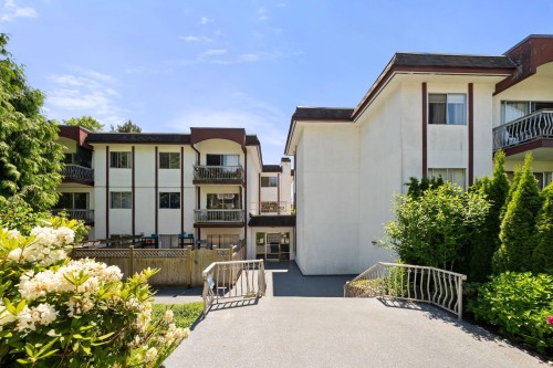 3-135 21St Street W, North Vancouver, BC 