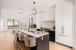 836 64th Avenue W Vancouver, BC V6B 2L4