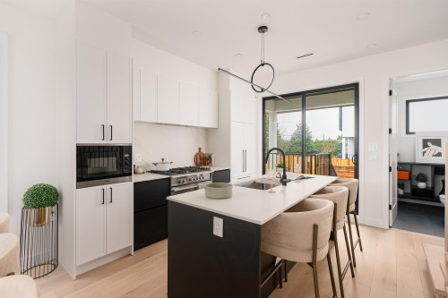 836 64Th Avenue W, Vancouver, BC 