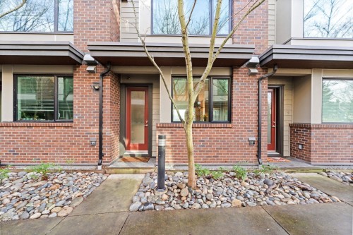 28-230 Salter Street  New Westminster, BC V3M 0G1