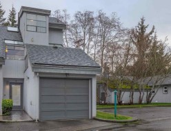 9-5753 Wharf Avenue  Sechelt, BC V7Z 0H5