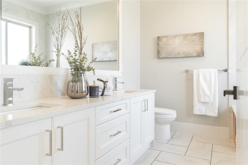 9075 Steveston Highway, Richmond, BC 