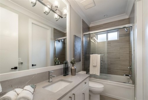 9075 Steveston Highway, Richmond, BC 