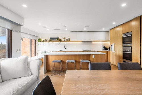 7353 Yew Street, Vancouver, BC 