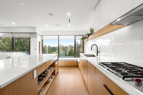 7353 Yew Street, Vancouver, BC 