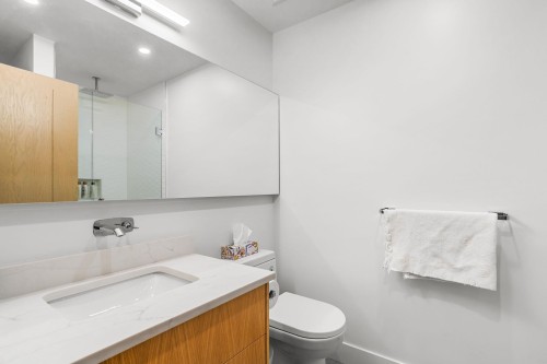 7353 Yew Street, Vancouver, BC 