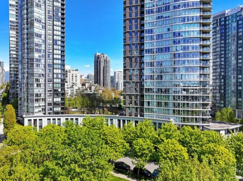 471 Beach Crescent, Vancouver, BC 