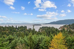 5532 Westhaven Road  West Vancouver, BC V7W 3E9