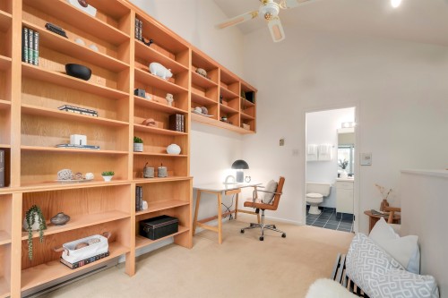 2564 6Th Avenue W, Vancouver, BC 