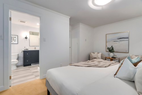 2564 6Th Avenue W, Vancouver, BC 