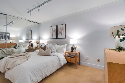 2564 6Th Avenue W, Vancouver, BC 