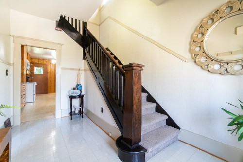 498 5Th Avenue E, Vancouver, BC 