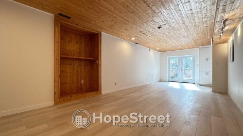 2451 Mowat Place, North Vancouver, BC 