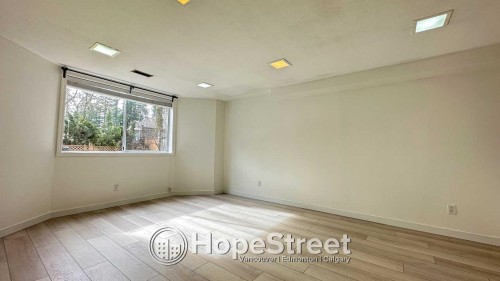 2451 Mowat Place, North Vancouver, BC 