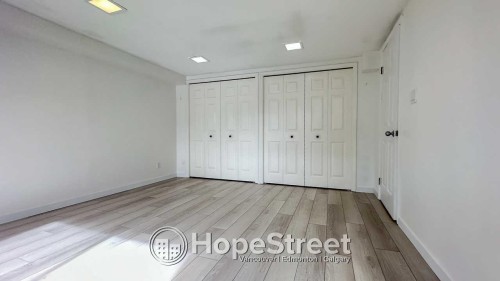 2451 Mowat Place, North Vancouver, BC 