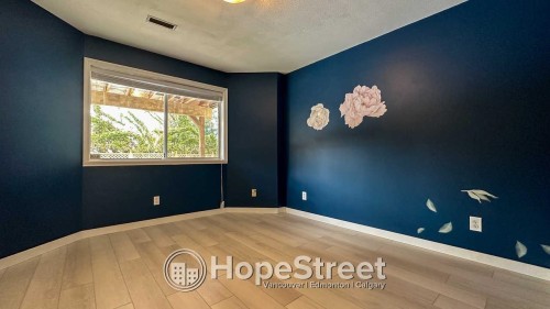 2451 Mowat Place, North Vancouver, BC 