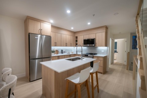 3350 Cobblestone Avenue, Vancouver, BC 