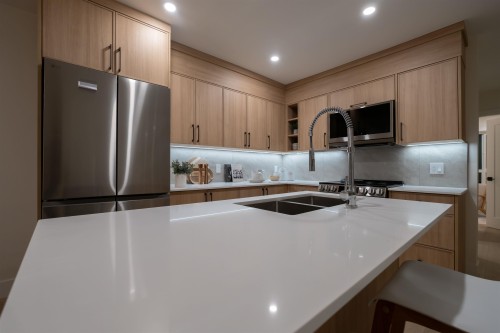 3350 Cobblestone Avenue, Vancouver, BC 