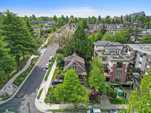 498 5Th Avenue E, Vancouver, BC 