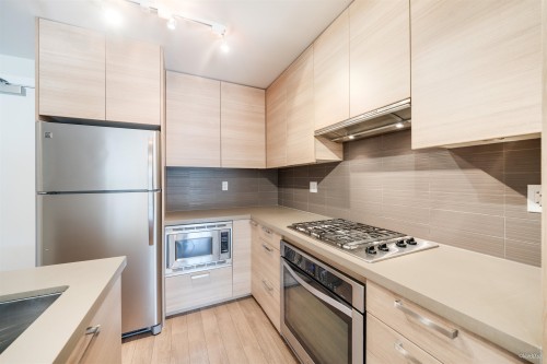 111-3606 Aldercrest Drive, North Vancouver, BC 