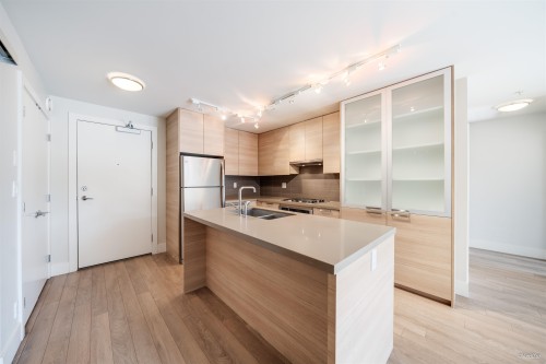 111-3606 Aldercrest Drive, North Vancouver, BC 