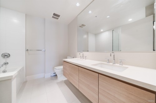 111-3606 Aldercrest Drive, North Vancouver, BC 