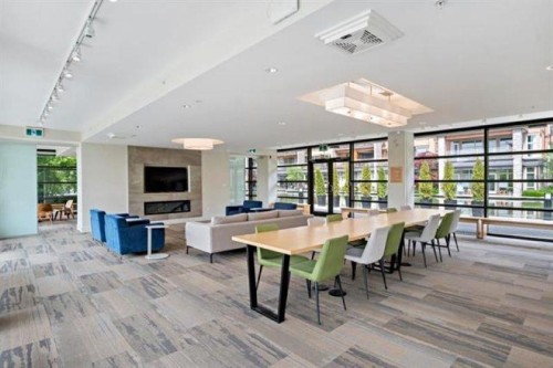 111-3606 Aldercrest Drive, North Vancouver, BC 