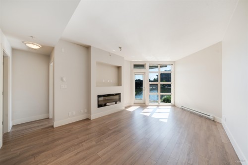 111-3606 Aldercrest Drive, North Vancouver, BC 