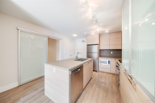 111-3606 Aldercrest Drive, North Vancouver, BC 