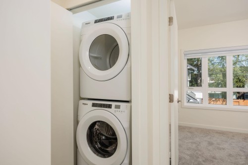 8-6929 Balmoral Street, Burnaby, BC 