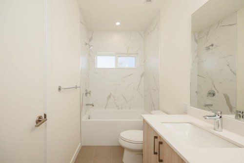 8-6929 Balmoral Street, Burnaby, BC 