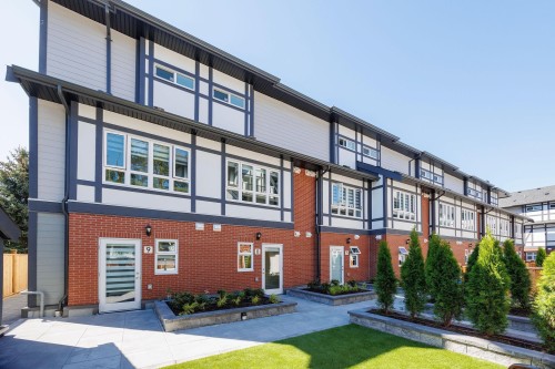 8-6929 Balmoral Street, Burnaby, BC 