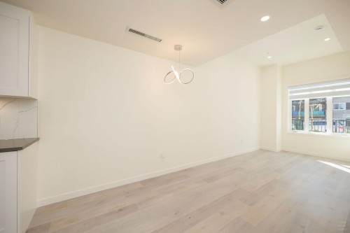 8-6929 Balmoral Street, Burnaby, BC 