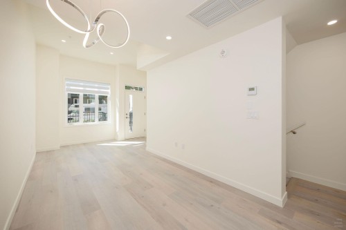 8-6929 Balmoral Street, Burnaby, BC 