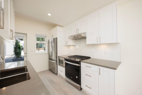 8-6929 Balmoral Street, Burnaby, BC 