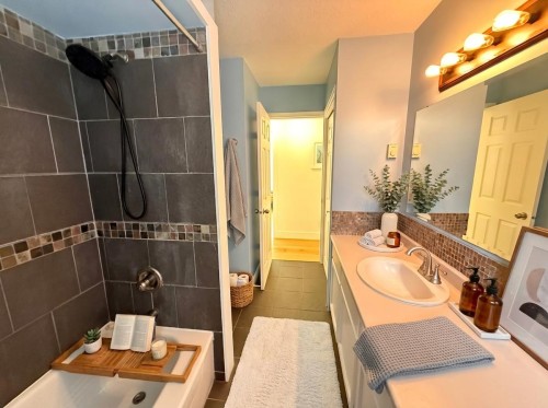 1212 Parkwood Place, Squamish, BC 