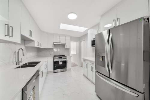 5811 Sprott Street, Burnaby, BC 