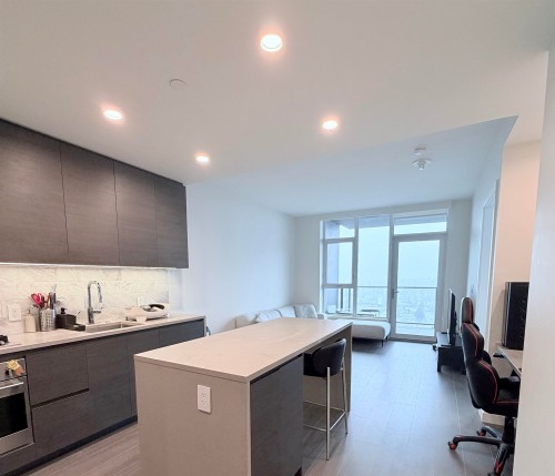 2803-2108 Gilmore Avenue  Burnaby, BC V5C 0N8