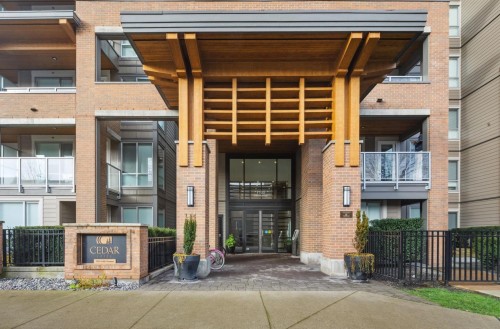 322-7133 14Th Avenue, Burnaby, BC 