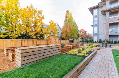 322-7133 14Th Avenue, Burnaby, BC 