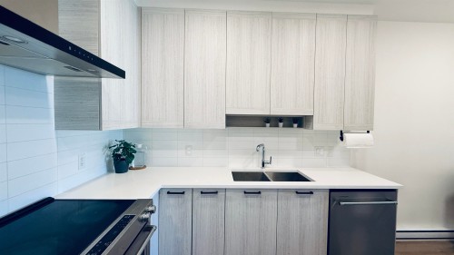 322-7133 14Th Avenue, Burnaby, BC 