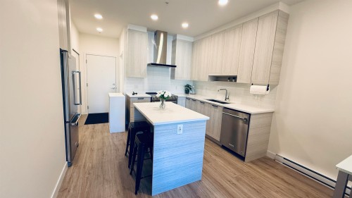 322-7133 14Th Avenue, Burnaby, BC 