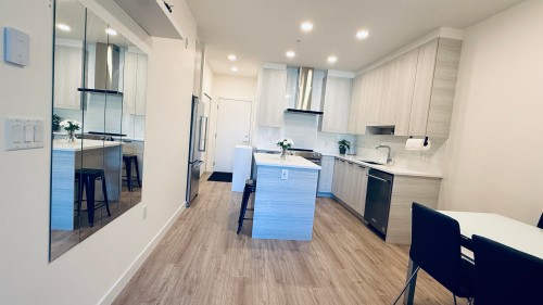 322-7133 14Th Avenue, Burnaby, BC 