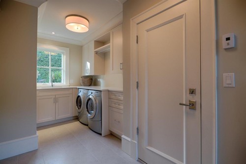 2920 Mathers Avenue, West Vancouver, BC 